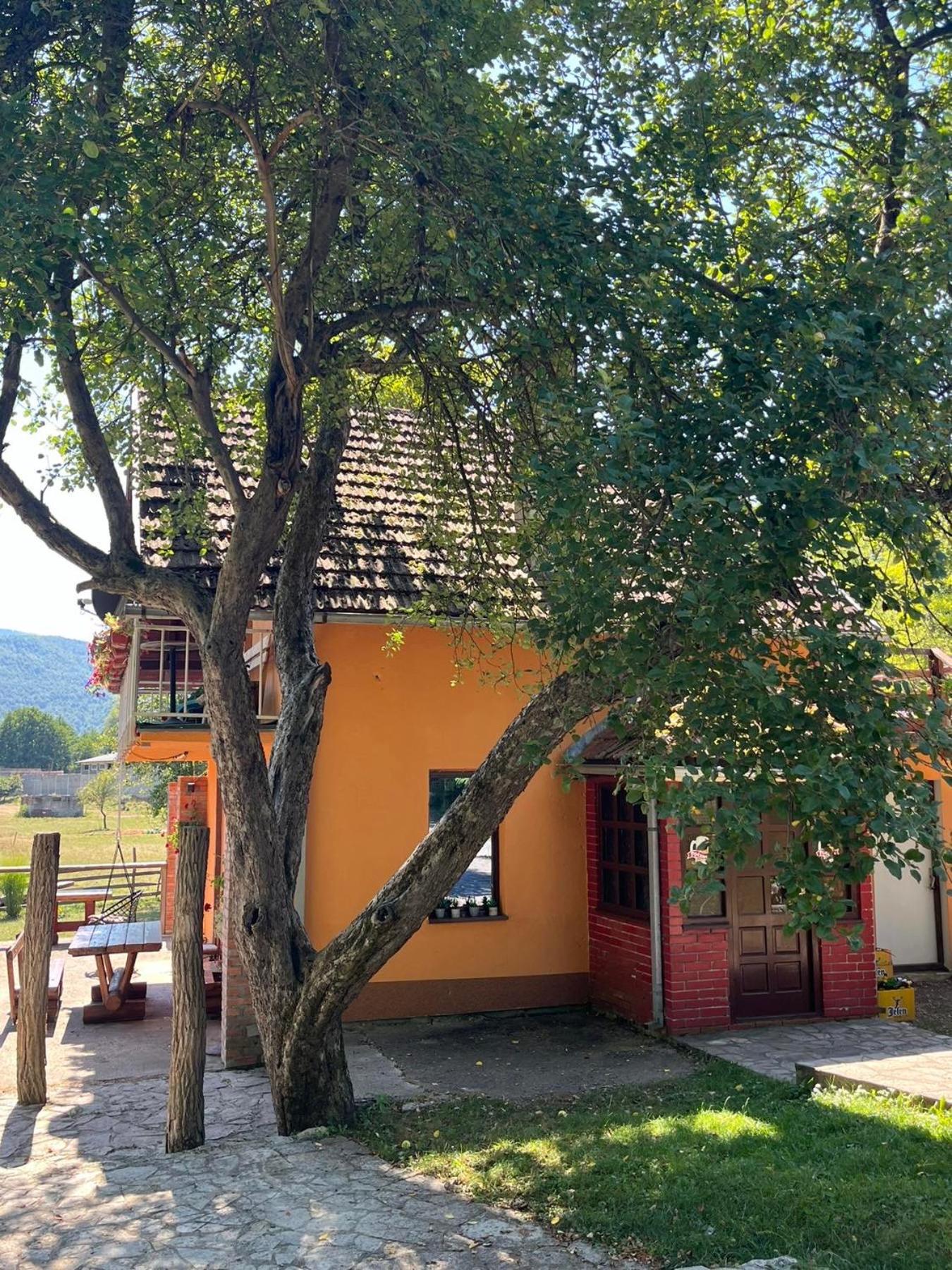 Bed And Breakfast Family Djukic Sipovo Экстерьер фото